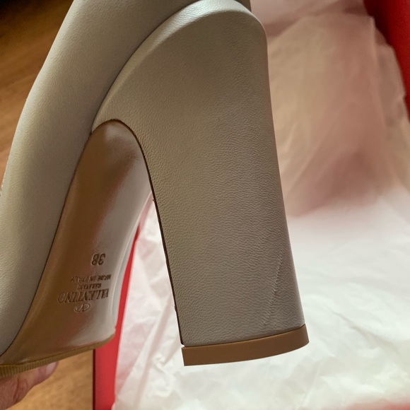 Valentino Pumps. Size 38. - Picture 5 of 5